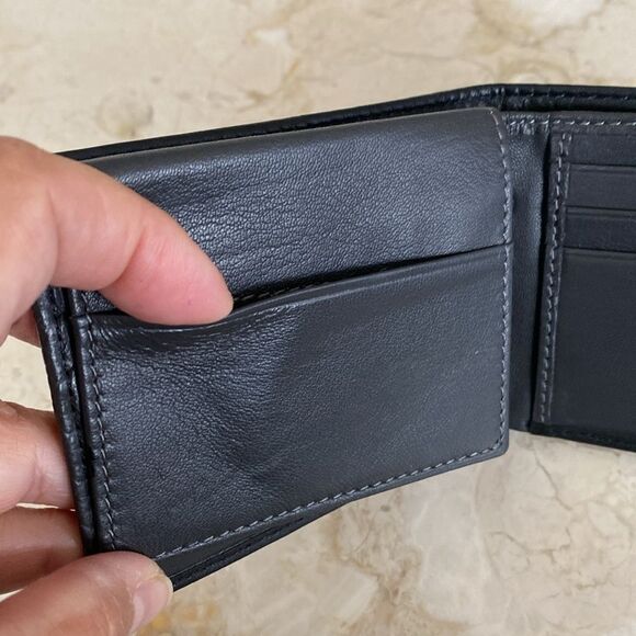 NWOT Calvin Klein Leather Compact RFID Protection Bifold Wallet - Picture 6 of 9